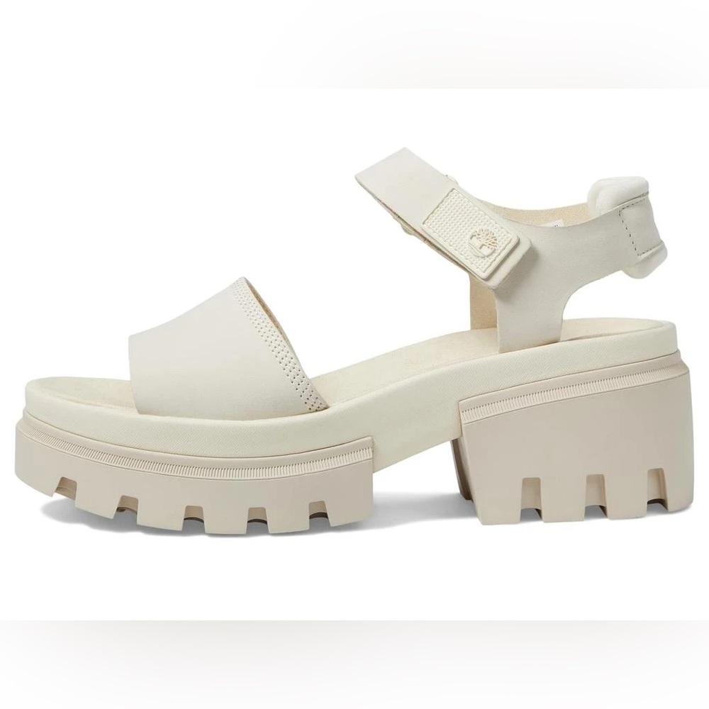 Timberland 🔥
Women’s Timberland everleigh ankle strap sandals 🔥 Size 10